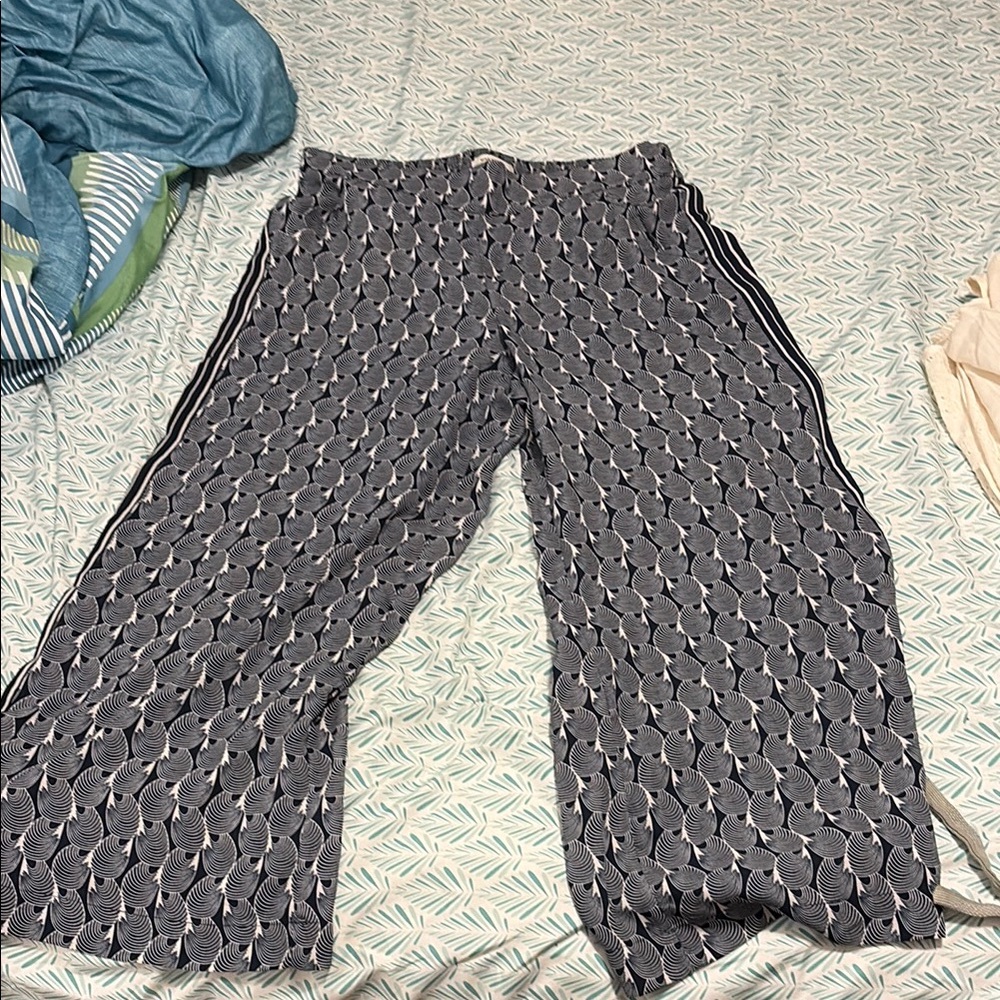 Max Studio Navy and White Patterned Garment